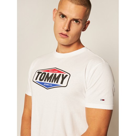 Tommy Jeans T-Shirt Printed Logo DM0DM08672 Biały Regular Fit Tommy Jeans L wyprzedaż MODIVO
