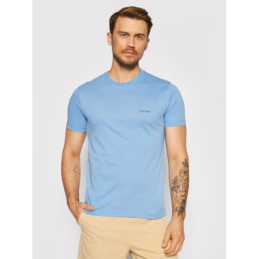 Calvin Klein T-Shirt Chest Logo K10K103307 Niebieski Regular Fit Calvin Klein L promocyjna cena MODIVO