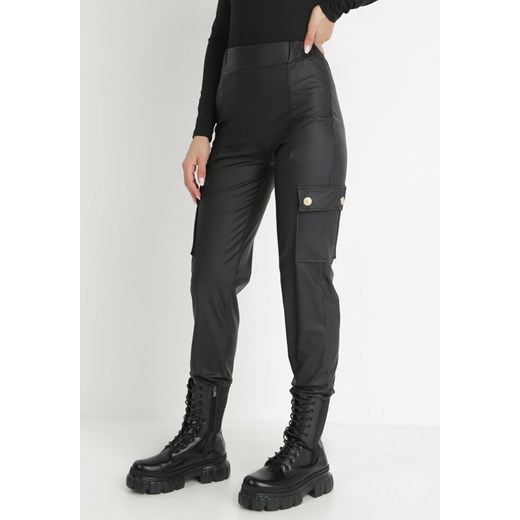 Czarne Spodnie z Ekoskóry z Szerokimi Kieszeniami Albot ze sklepu Born2be Odzież w kategorii Spodnie damskie - zdjęcie 145033080