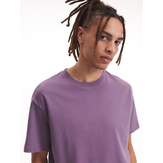 T-shirt męski fioletowy Reserved z krótkimi rękawami 