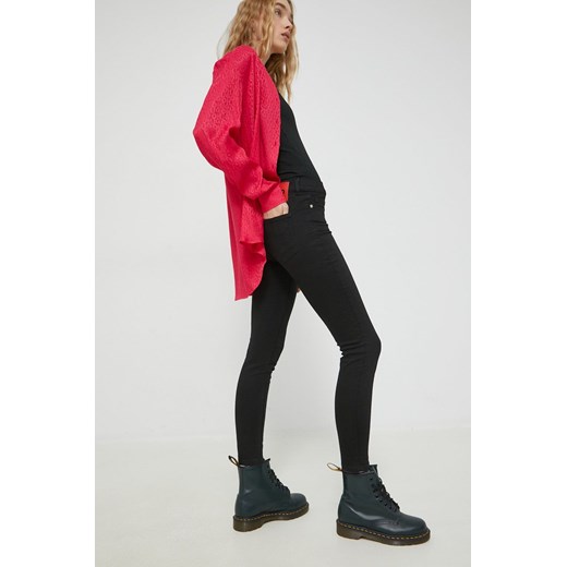 HUGO jeansy damskie medium waist 50480429 ze sklepu ANSWEAR.com w kategorii Jeansy damskie - zdjęcie 146166421