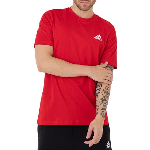 Koszulka adidas Essentials Embroidered Small Logo GK9642 - czerwona ze sklepu streetstyle24.pl w kategorii T-shirty męskie - zdjęcie 146398651