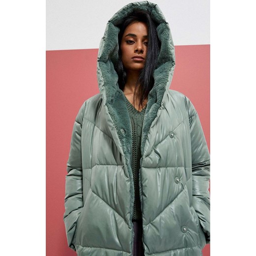 Płaszcz z ocieplanym kapturem w kolorze oliwkowym 3918, Kolor oliwkowy, Rozmiar XS Primodo