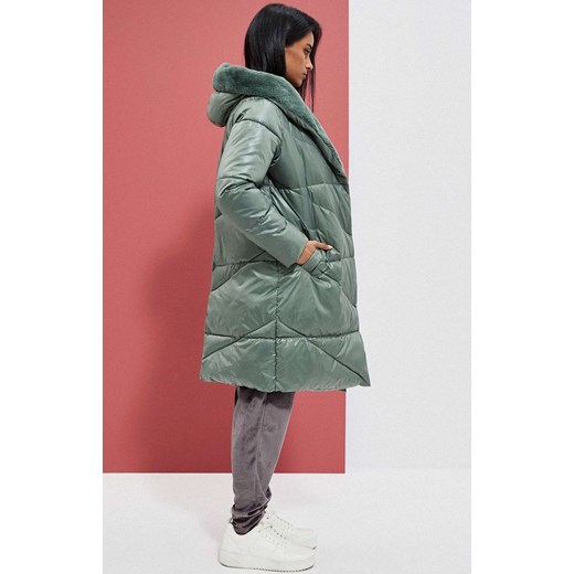 Płaszcz z ocieplanym kapturem w kolorze oliwkowym 3918, Kolor oliwkowy, Rozmiar S Primodo