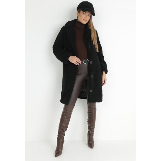 Czarny Płaszcz Oversize z Pluszowego Futerka z Czapką Arrumi ze sklepu Born2be Odzież w kategorii Płaszcze damskie - zdjęcie 146579090