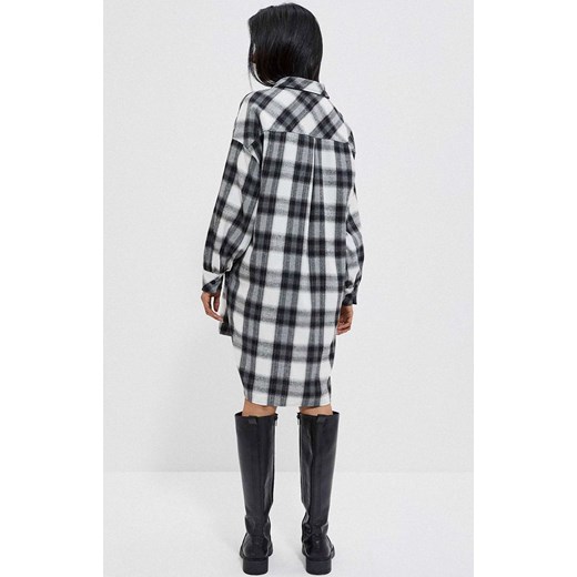 Koszulowa sukienka w czarno-białą kratę 3906, Kolor czarno-biały, Rozmiar XS, XS Primodo