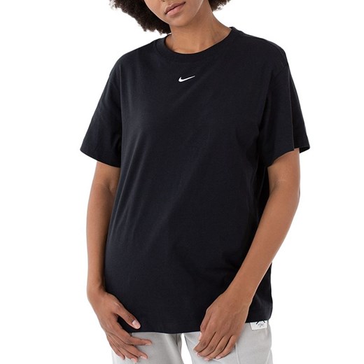 Koszulka Nike Sportswear Essentials DN5697-010 - czarna ze sklepu streetstyle24.pl w kategorii Bluzki damskie - zdjęcie 146650124