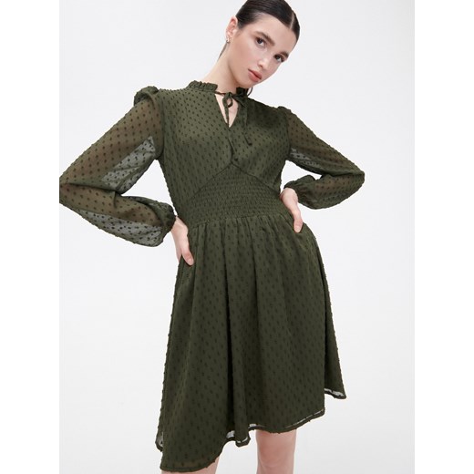 Cropp - Szyfonowa sukienka mini - Khaki Cropp S Cropp
