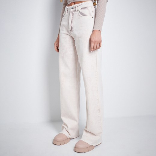 Cropp - Jasne jeansy wide leg z wysokim stanem - Beżowy Cropp 42 Cropp