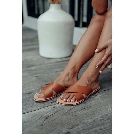 nr 4 Skórzane klapki BABI brązowe outlet live 41 nusa-store.com