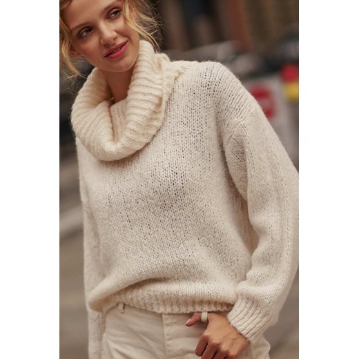 Sweter z golfem Hygge Onesize Naoko one size promocyjna cena NAOKO