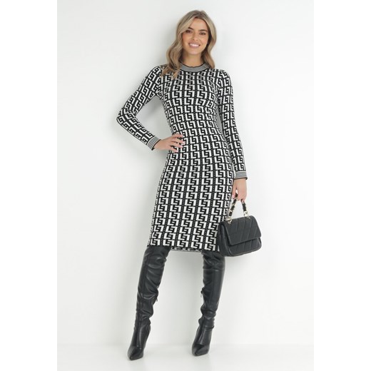 Sukienka Born2be w abstrakcyjnym wzorze na spacer casual