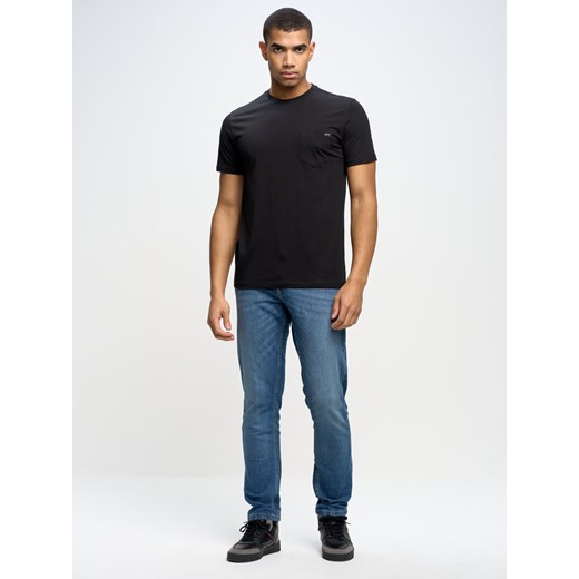 Koszulka męska z kieszonką czarna Carbon 906 ze sklepu Big Star w kategorii T-shirty męskie - zdjęcie 148268984