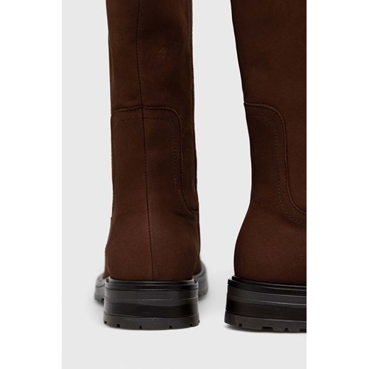 Tommy Hilfiger kozaki zamszowe TH Coin Longboot damskie kolor brązowy na płaskim Tommy Hilfiger 36 ANSWEAR.com
