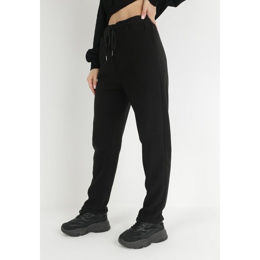 Czarne Spodnie Dresowe Esani ze sklepu Born2be Odzież w kategorii Spodnie damskie - zdjęcie 148389681