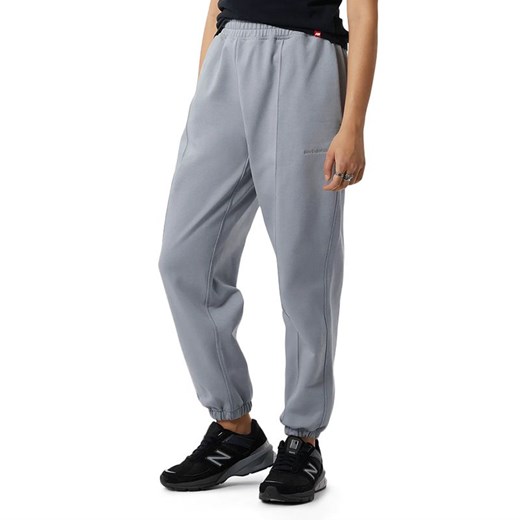 Spodnie New Balance WP23553SEL - szare ze sklepu streetstyle24.pl w kategorii Spodnie damskie - zdjęcie 148399682