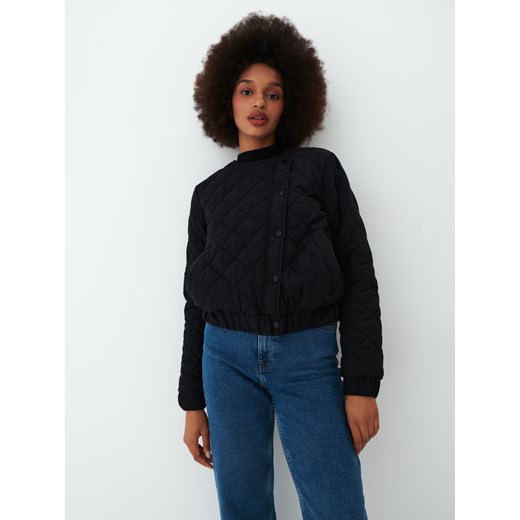 Mohito - Kurtka bomberka z asymetrycznym zapięciem - Czarny Mohito 42 wyprzedaż Mohito