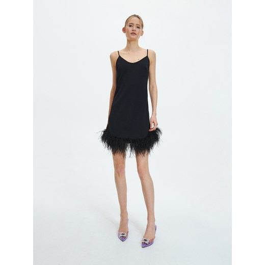 Reserved - Sukienka mini z piórami - Czarny Reserved XL promocja Reserved