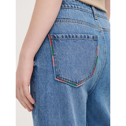 Jeansy mom slim fit z efektem sprania niebieskie - Granatowy House 42 House