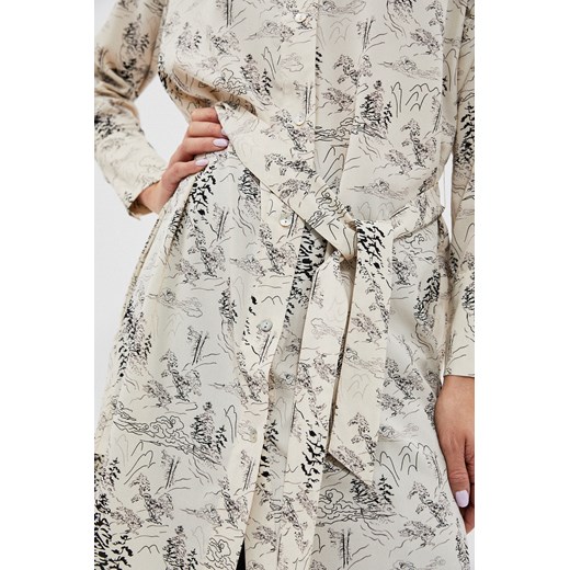 Sukienka z nadrukiem i paskiem ze sklepu Moodo.pl w kategorii Sukienki - zdjęcie 149194652