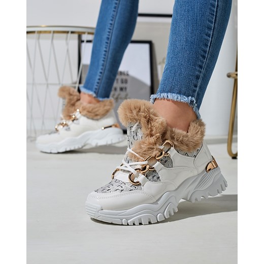 Royalfashion Sportowe lakierowane białe buty damskie z futerkiem Axili ze sklepu royalfashion.pl w kategorii Buty sportowe damskie - zdjęcie 149352702