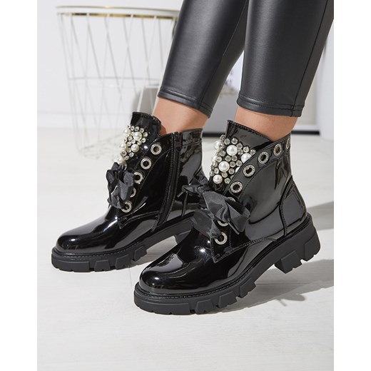 Botki damskie lakierowane typu workery w kolorze czarnym Oselfo- Obuwie Royalfashion.pl 38 royalfashion.pl