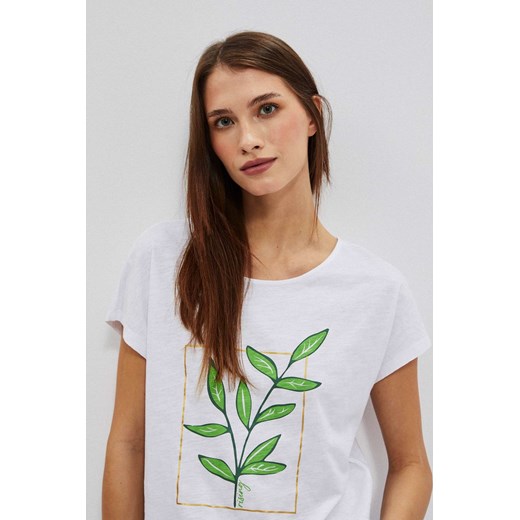 T-shirt z nadrukiem kwiatów biały ze sklepu Moodo.pl w kategorii Bluzki damskie - zdjęcie 149463534