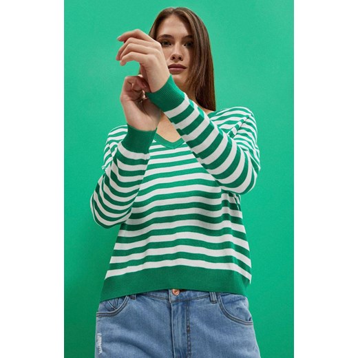 Sweter w biało zielone paski z dekoltem w serek 4004, Kolor zielony-ecru, Rozmiar XS, Moodo ze sklepu Primodo w kategorii Swetry damskie - zdjęcie 149491842