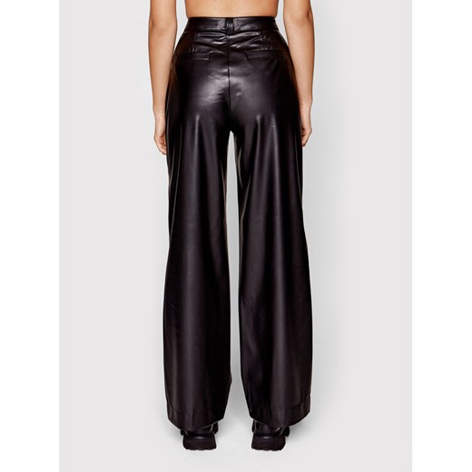 Calvin Klein Jeans Spodnie z imitacji skóry J20J218954 Czarny Regular Fit XS wyprzedaż MODIVO