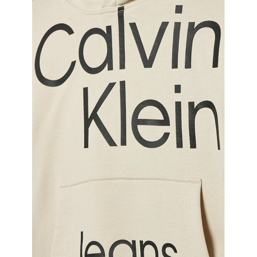 Calvin Klein Jeans Bluza Bold Insitutional Logo IB0IB01442 Beżowy Regular Fit 14Y okazja MODIVO