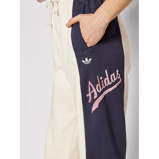 adidas Spodnie dresowe Modern B-Ball HD9779 Beżowy Loose Fit 34 MODIVO okazyjna cena