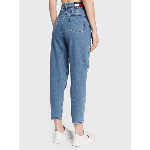 Tommy Jeans Jeansy Mom DW0DW13381 Niebieski Tapered Fit Tommy Jeans 29_30 okazja MODIVO