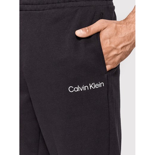 Calvin Klein Performance Spodnie dresowe 00GMS2P606 Czarny Regular Fit M wyprzedaż MODIVO