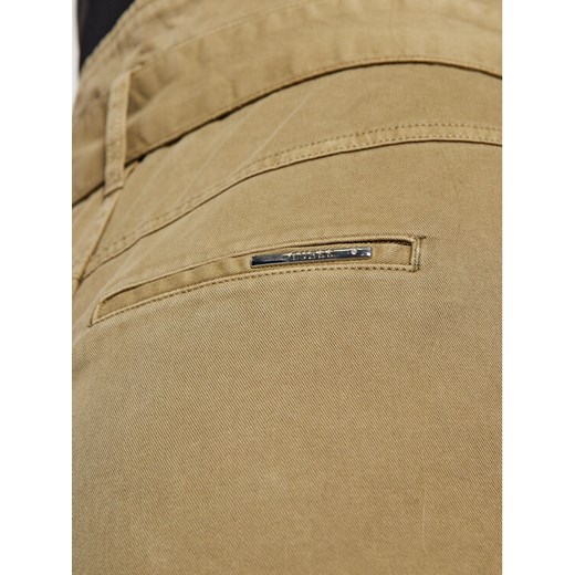Guess Spodnie materiałowe W0BB05 W5DXQ Zielony Relaxed Fit Guess L promocja MODIVO