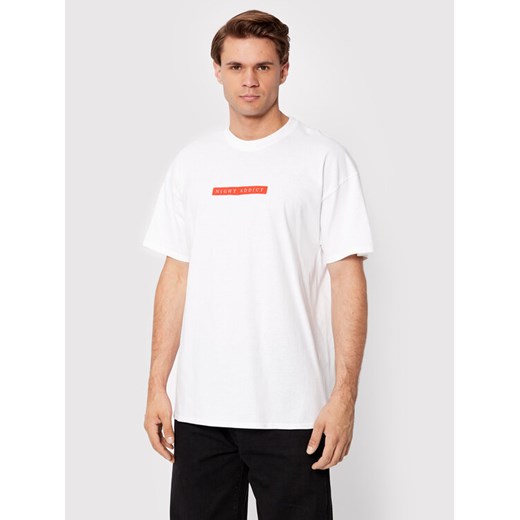 Night Addict T-Shirt MTS-NA574NATURE Biały Regular Fit Night Addict XL MODIVO wyprzedaż