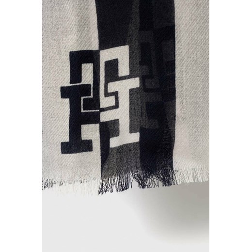 Tommy Hilfiger szal damski kolor granatowy wzorzysty Tommy Hilfiger ONE ANSWEAR.com