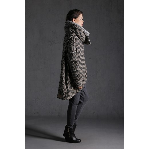 NUBEE - ASYMMETRY STACK - Płaszcz swetrowy showroom-pl