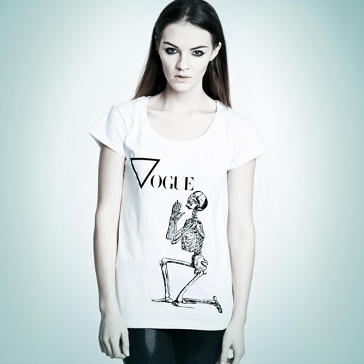 T-shirt "Prayer to Vogue" by NOH8 SNDCT showroom-pl bialy bawełniane