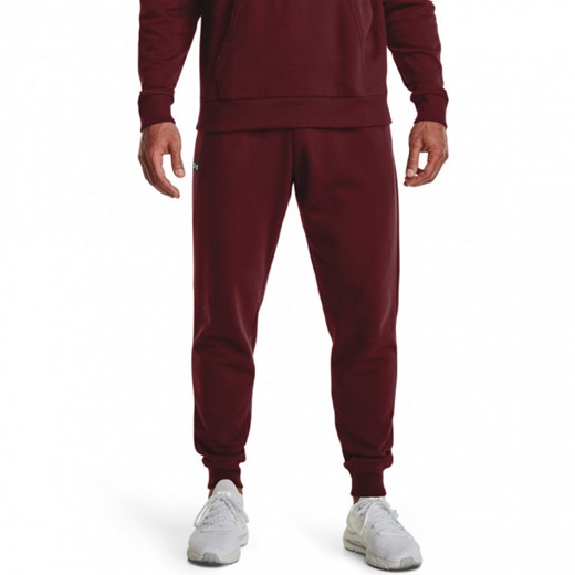Męskie spodnie dresowe UNDER ARMOUR Rival Fleece Jogger - bordowe ze sklepu Sportstylestory.com w kategorii Spodnie męskie - zdjęcie 150747950