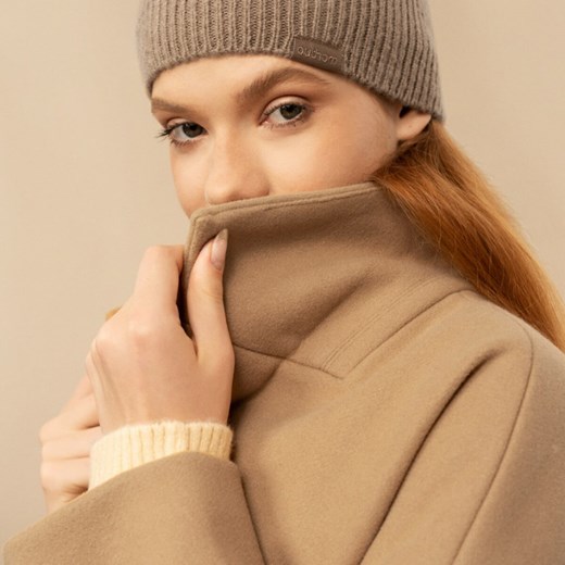 Damski płaszcz  OUTHORN OTHAW22TCOUF003 - beżowy Outhorn XS wyprzedaż Sportstylestory.com