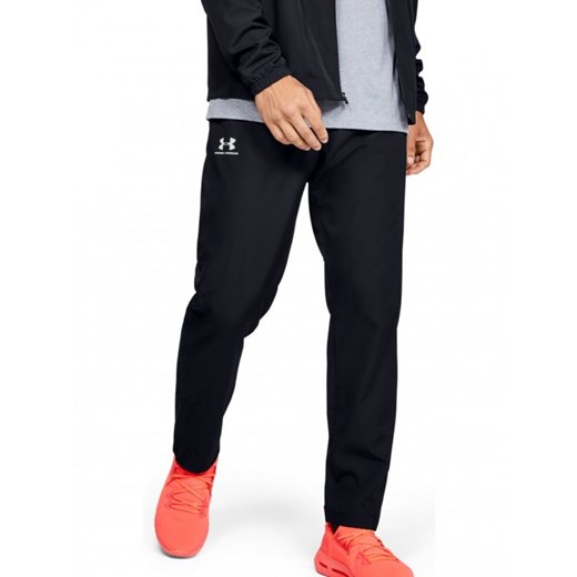 Męskie spodnie dresowe UNDER ARMOUR VITAL WOVEN PANTS - czarne ze sklepu Sportstylestory.com w kategorii Spodnie męskie - zdjęcie 150772443