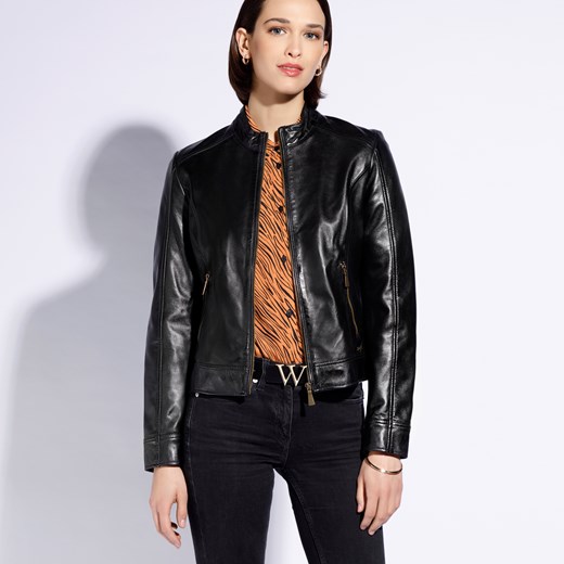 Damska kurtka skórzana klasyczna czarna ze sklepu WITTCHEN w kategorii Kurtki damskie - zdjęcie 151027314