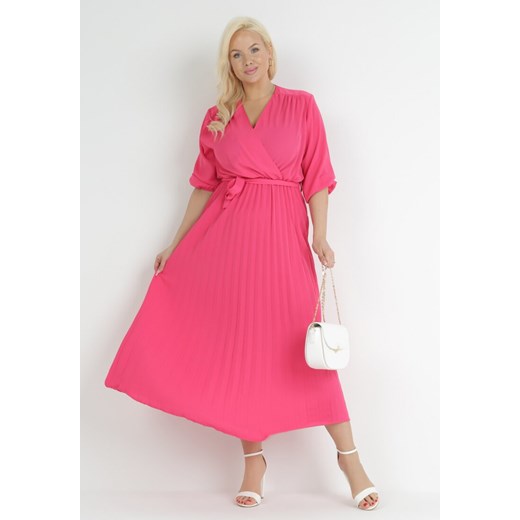 Różowa Plisowana Sukienka Maxi z Kopertowym Dekoltem i Wiązaniem w Talii Lariah 4XL promocja Born2be Odzież