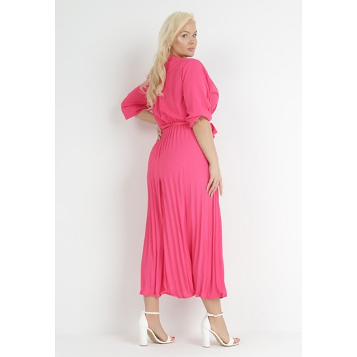 Różowa Plisowana Sukienka Maxi z Kopertowym Dekoltem i Wiązaniem w Talii Lariah 2XL wyprzedaż Born2be Odzież