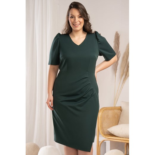 Sukienka ołówkowa drapowany przód elegancka WITALIA zielona Karko Plus Size karko.pl