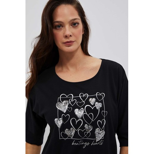 T-shirt z nadrukiem serc czarny ze sklepu Moodo.pl w kategorii Bluzki damskie - zdjęcie 151334981