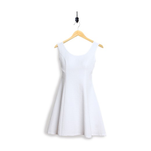 Biała rozkloszowana sukienka bialcon-pl bialy codzienny