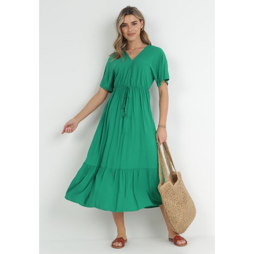 Zielona Rozkloszowana Sukienka Maxi z Gumką i Sznurkiem w Talii z Wiskozy Baneta ze sklepu Born2be Odzież w kategorii Sukienki - zdjęcie 152321021
