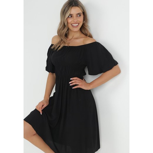 Sukienka Born2be czarna z krótkimi rękawami z tkaniny mini 