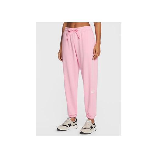 New Balance Spodnie dresowe Essentials WP23508 Różowy Relaxed Fit New Balance L wyprzedaż MODIVO